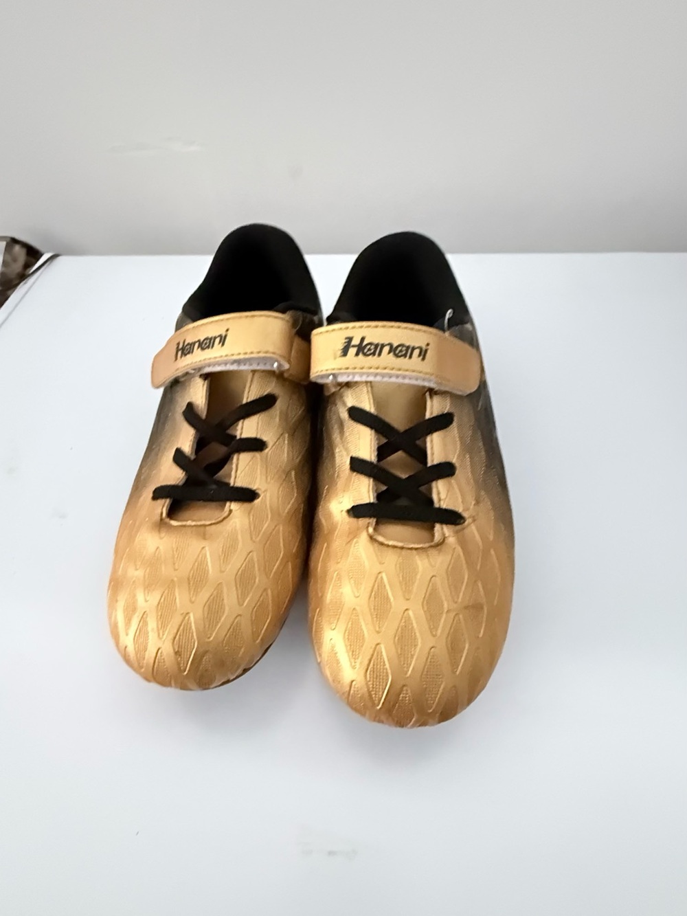 Kids' Gold cleats - Slip-On with Elastic Laces men’s 4.5 women 6.5